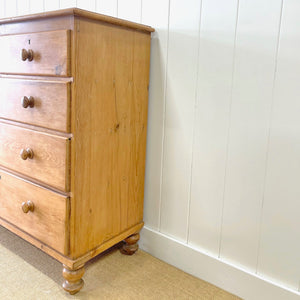 A 19th Century English Pine Chest of Drawers/Dresser with Tulip Feet