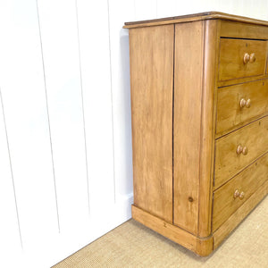 A 19th Century English Chest of Drawers/Dresser