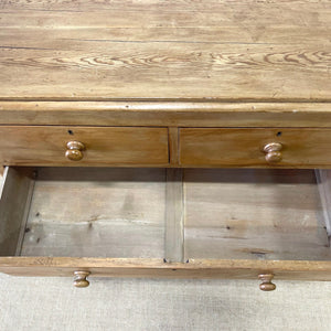 A 19th Century English Chest of Drawers/Dresser