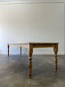 An English Country Pine 10 foot Dining Farm Table