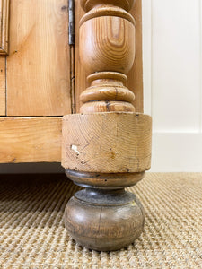 A Charming English 19th Century Pine Cupboard with Wooden Knobs