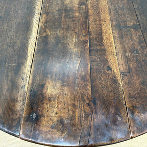 A Very Good Antique English Country Oak Drop Leaf Gate Leg Table with Drawer