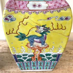 A pair of Chinese porcelain Qing Guangxu vases or Jars in triangular form