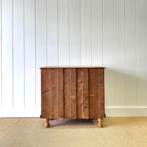 A 19th Century English Pine Chest of Drawers/Dresser with Tulip Feet