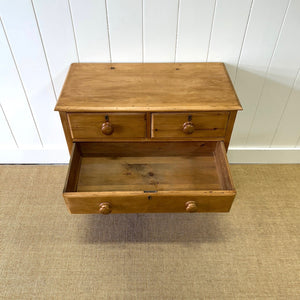 A 19th Century English Pine Chest of Drawers/Dresser with Tulip Feet