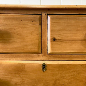 A 19th Century English Pine Chest of Drawers/Dresser with Tulip Feet