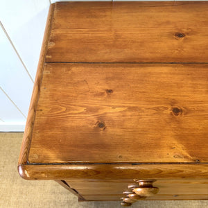 A 19th Century English Pine Chest of Drawers/Dresser with Tulip Feet