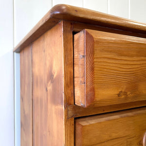A 19th Century English Pine Chest of Drawers/Dresser with Tulip Feet