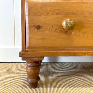 A 19th Century English Pine Chest of Drawers/Dresser with Tulip Feet
