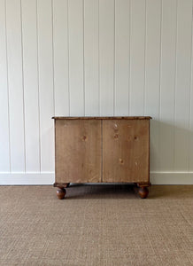 An Antique English Pine Chest of Drawers Dresser with Wooden Knobs c1890