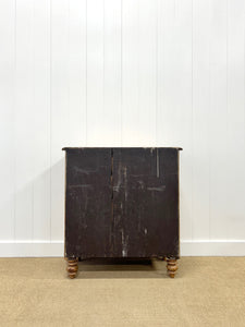 A 19th Century English Chest of Drawers/Dresser