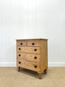 A 19th Century English Chest of Drawers/Dresser