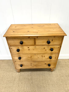 A 19th Century English Chest of Drawers/Dresser