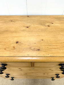 A 19th Century English Chest of Drawers/Dresser