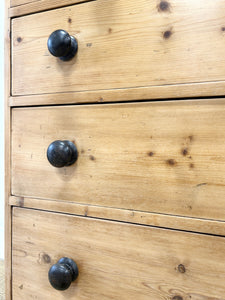 A 19th Century English Chest of Drawers/Dresser