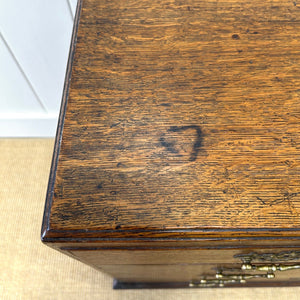 A Beautiful English Georgian Oak Chest of Drawers