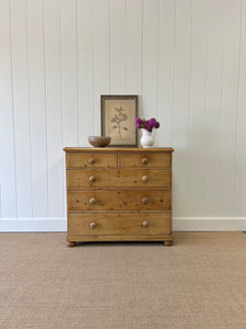 An Antique English Pine Chest of Drawers/Dresser c1890