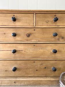 An Antique English Pine Chest of Drawers/Dresser with Dark Knob Hardware c1890