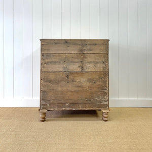 A 19th Century English Pine Chest of Drawers/Dresser with Tulip Feet