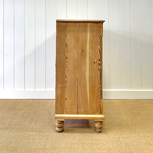 A 19th Century English Pine Chest of Drawers/Dresser with Tulip Feet
