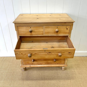 A 19th Century English Pine Chest of Drawers/Dresser with Tulip Feet