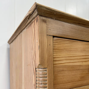 A 19th Century English Pine Chest of Drawers/Dresser with Tulip Feet