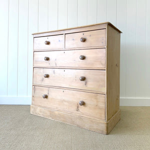 A 19th Century English Chest of Drawers/Dresser