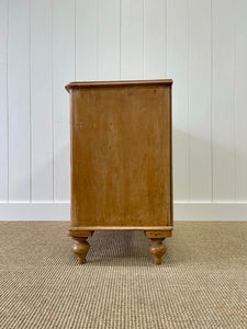 An Antique English Pine Chest of Drawers/Dresser c1890