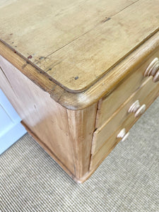 An Antique English Pine Chest of Drawers/Dresser c1890