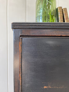 An English Ebonized Georgian Mahogany Chest of Drawers Dresser c1800