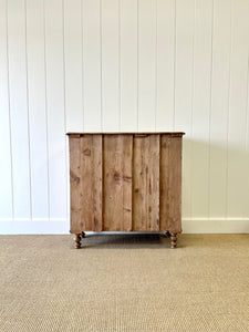 An Early 19th Century English Chest of Drawers/Dresser