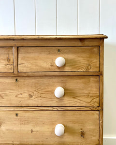 An Early 19th Century English Chest of Drawers/Dresser