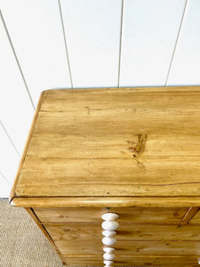 An Early 19th Century English Chest of Drawers/Dresser