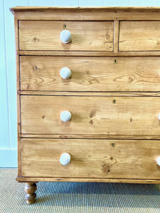 An Early 19th Century English Chest of Drawers/Dresser