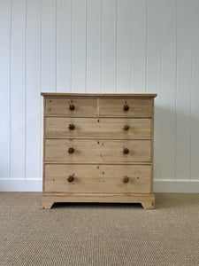 An Antique English Pine Chest of Drawers or Dresser with Oak Knobs c1890