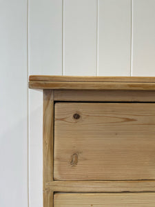 An Antique English Pine Chest of Drawers or Dresser with Oak Knobs c1890
