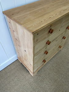 An Antique English Pine Chest of Drawers or Dresser with Oak Knobs c1890