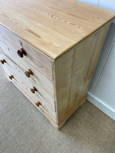 An Antique English Pine Chest of Drawers or Dresser with Oak Knobs c1890