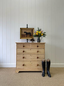 An Antique English Pine Chest of Drawers or Dresser with Oak Knobs c1890