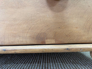 An Antique English Pine Chest of Drawers Dresser with Dark Wooden Knobs