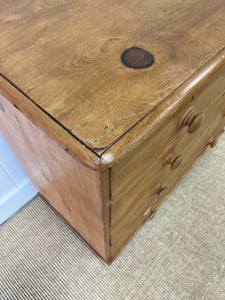 An Antique English Pine Chest of Drawers Dresser with Dark Wooden Knobs