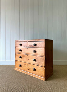 A Good Antique English Pine Chest of Drawers/Dresser with Wooden Knob Hardware