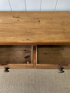 A Good Antique English Pine Chest of Drawers/Dresser with Wooden Knob Hardware