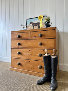 A Good Antique English Pine Chest of Drawers/Dresser with Wooden Knob Hardware