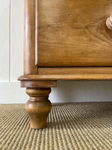 An English Pine Low Chest of Drawers Dresser with Wooden Knobs c1890