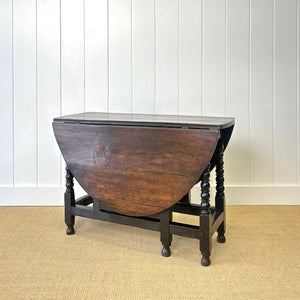 A Very Good Antique English Country Oak Drop Leaf Gate Leg Table c1760