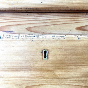 An Antique English Pine Chest of Drawers Dresser with Tulip Feet c1890