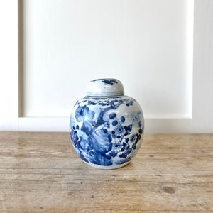 Chinese Ginger Jar & Cover Blue White Porcelain Bird CHINA Marks Qing 19th C.