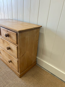 An Antique English Pine Chest of Drawers Dresser with Wooden Knobs c1890