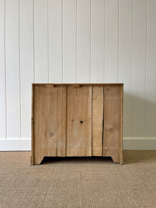 An Antique English Pine Chest of Drawers/Dresser with Brass Hardware c1830